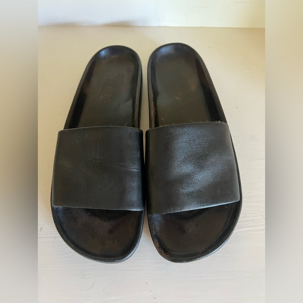 $400 Lauren Manoogian Black Leather Slides - Size 41
